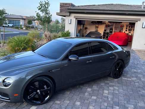 Used 2018 Bentley Flying Spur S V8 image 10