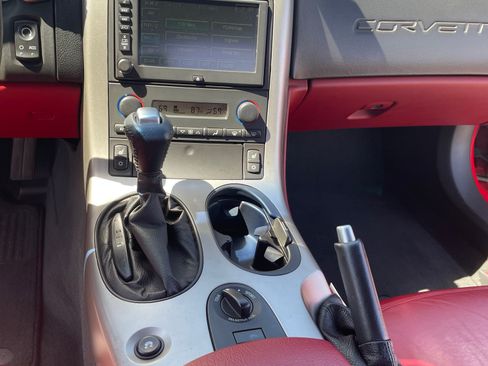 Used 2005 Chevrolet Corvette Convertible w/ Preferred Equipment Group image 10