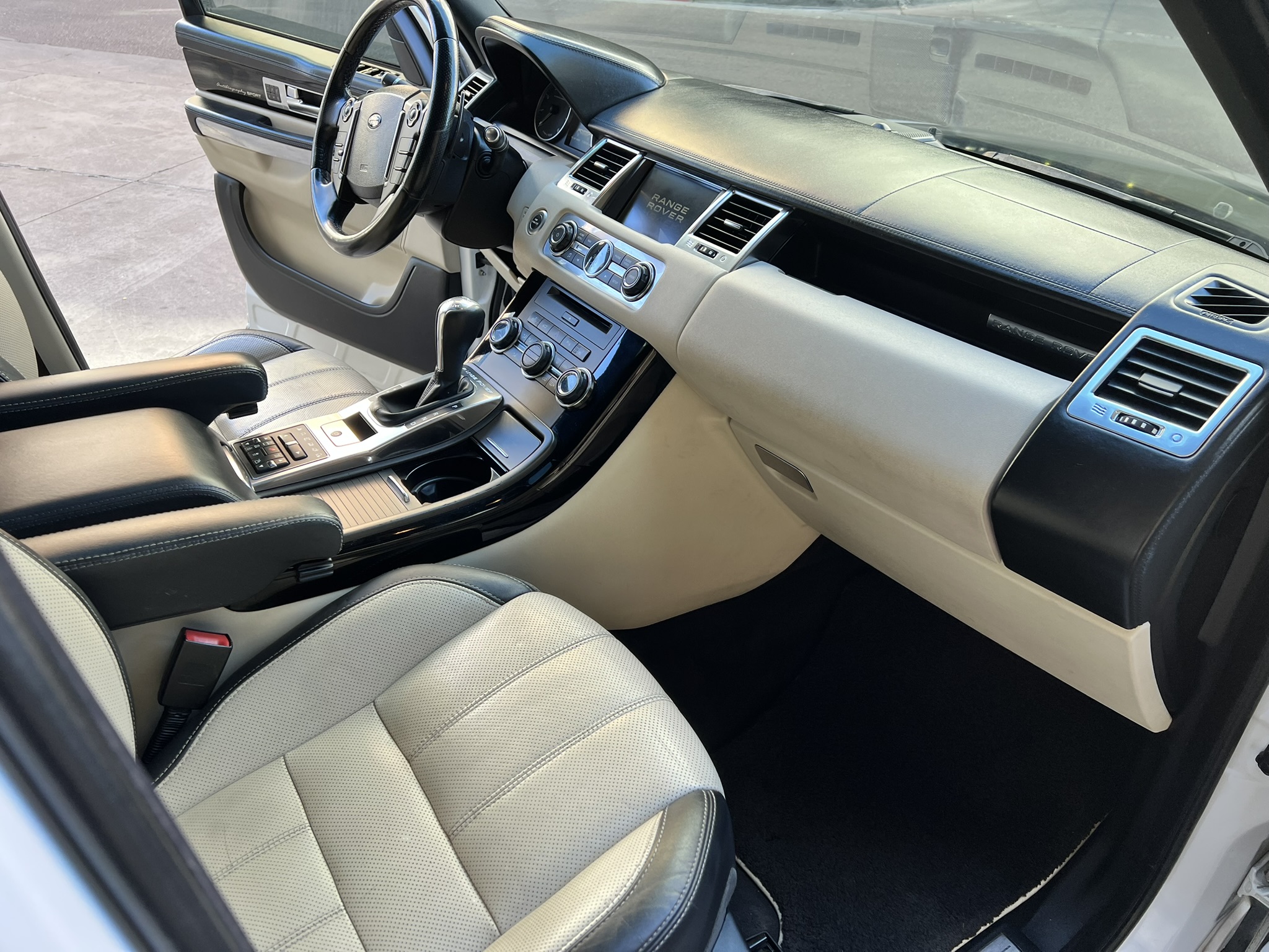Used 2012 Land Rover Range Rover Sport Autobiography AWD/4WD image 27