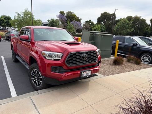 Used 2021 Toyota Tacoma TRD Sport w/ Technology Package image 4