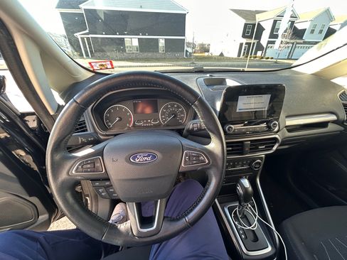 Used 2019 Ford EcoSport SE image 9