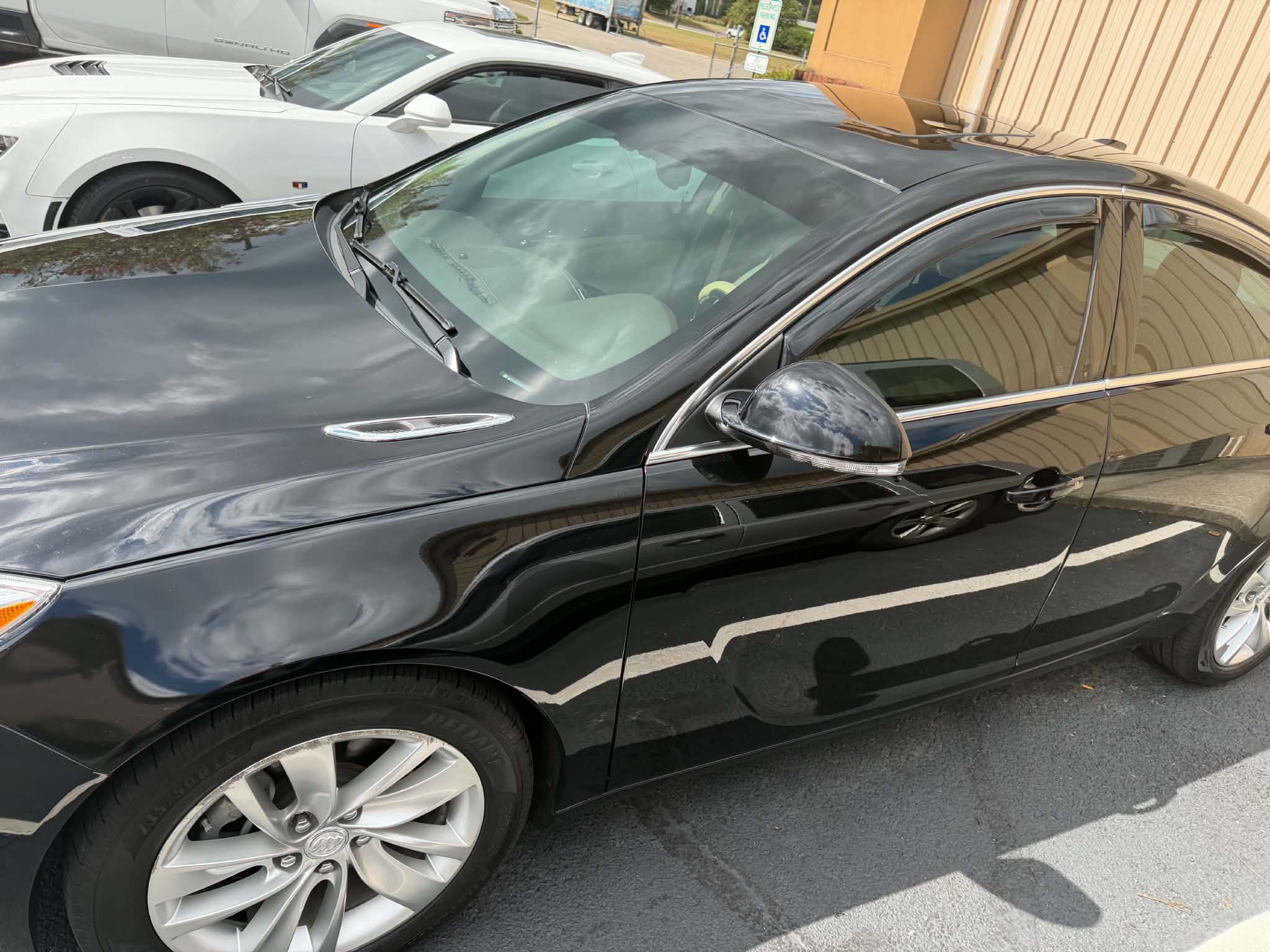 Used 2016 Buick Regal FWD image 2