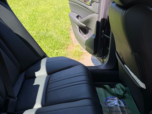 Used 2022 Honda Accord Touring image 14