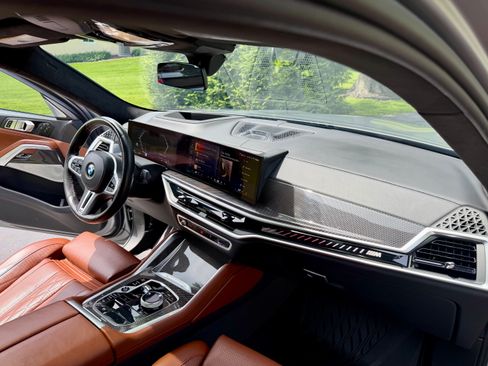 Used 2024 BMW X6 M60i w/ Dynamic Handling Package AWD/4WD image 16