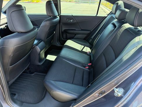 Used 2016 Honda Accord Sport image 13