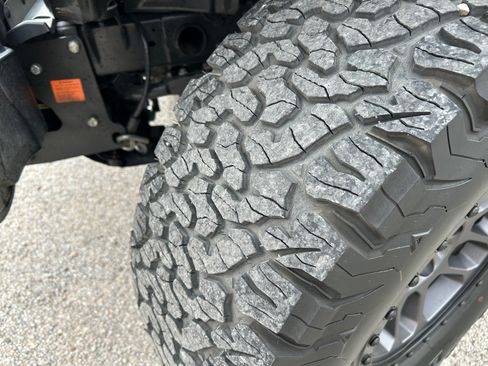 Used 2021 Jeep Wrangler Unlimited Rubicon w/ Xtreme Recon 35" Tire Package image 15