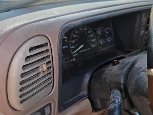 Used 1995 Chevrolet Tahoe Sport Utility 2D image 8