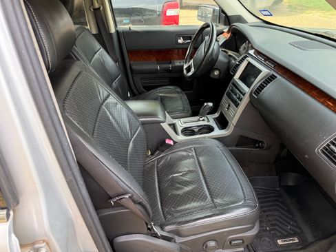 Used 2011 Ford Flex Limited FWD image 4