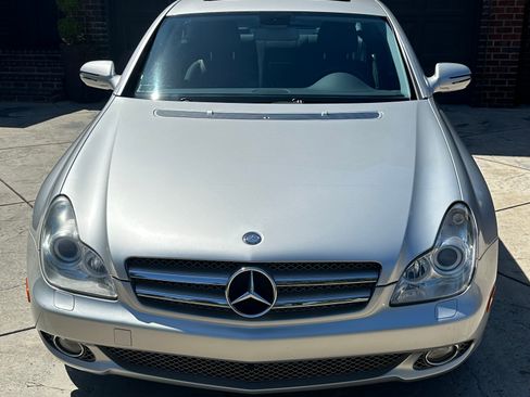 Used 2009 Mercedes-Benz CLS 550 image 2