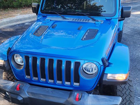 Used 2021 Jeep Wrangler Unlimited Rubicon image 2
