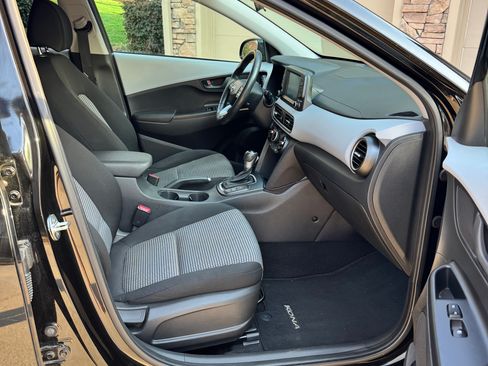 Used 2018 Hyundai Kona SEL image 13