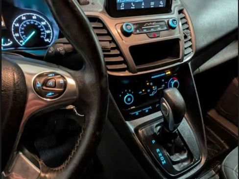 Used 2019 Ford Transit Connect XLT image 2