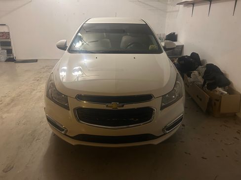 Used 2015 Chevrolet Cruze LT FWD image 1