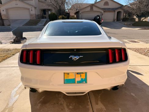 Used 2016 Ford Mustang Coupe image 5