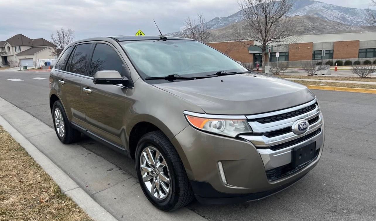 Used 2013 Ford Edge Limited AWD/4WD image 1