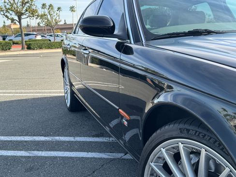 Used 2004 Jaguar XJ8 image 10