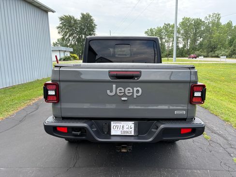 Used 2020 Jeep Gladiator Overland AWD/4WD image 6