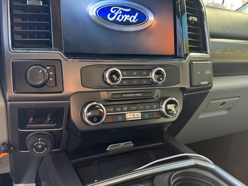 Used 2022 Ford F350 Limited image 11