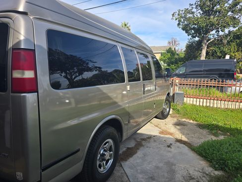 Used 2004 Chevrolet Express 1500 image 11