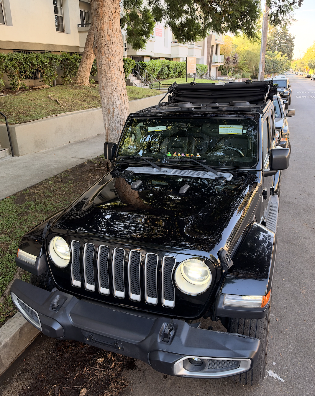 Used 2019 Jeep Wrangler Unlimited Sahara AWD/4WD image 17
