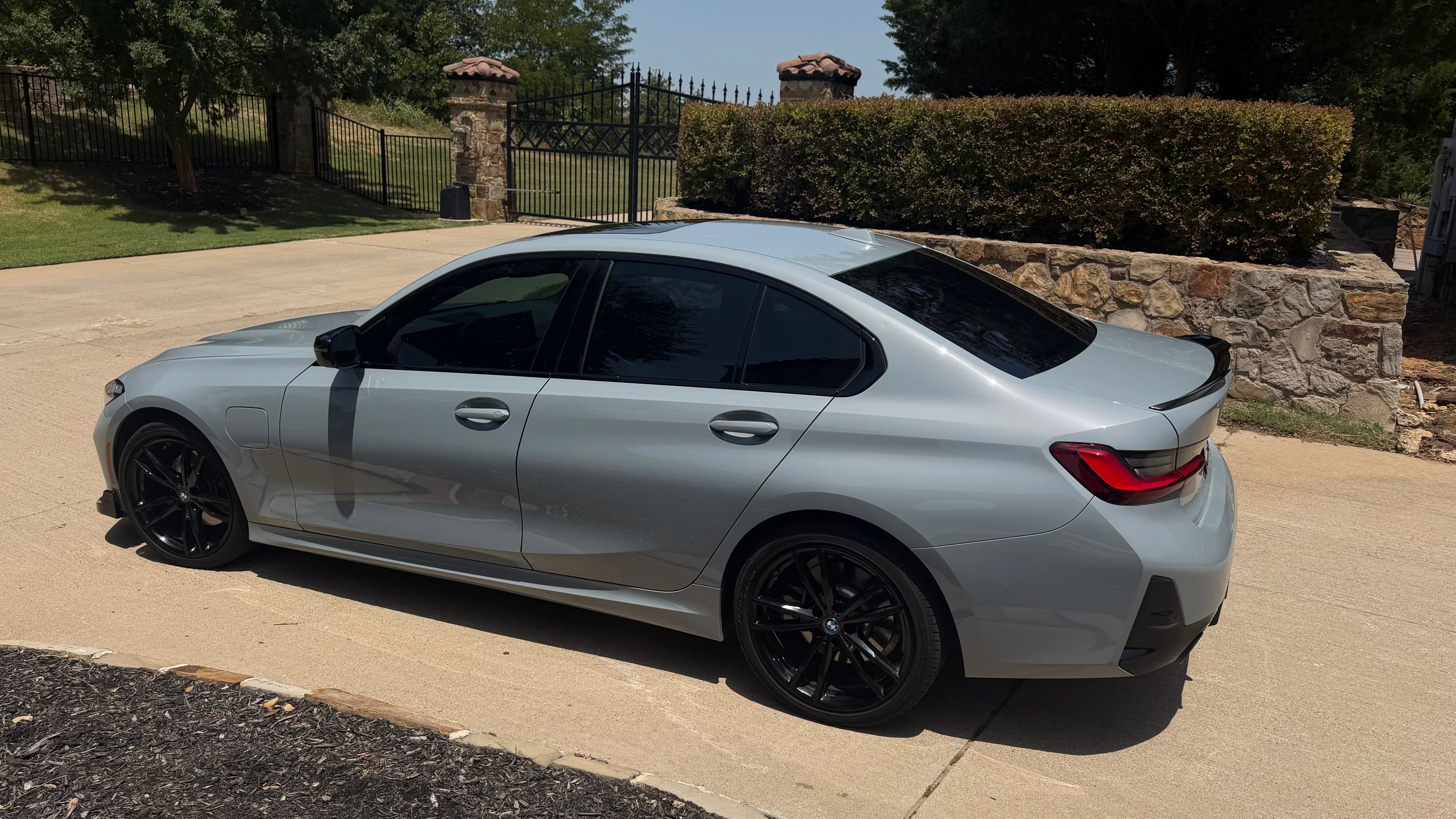 Used 2023 BMW 330e w/ M Sport Package RWD image 9