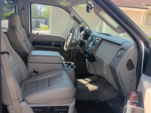 Used 2008 Ford F250 Lariat image 12
