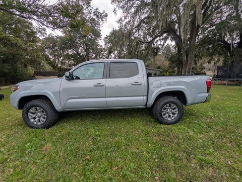 Used 2019 Toyota Tacoma SR5 image 14