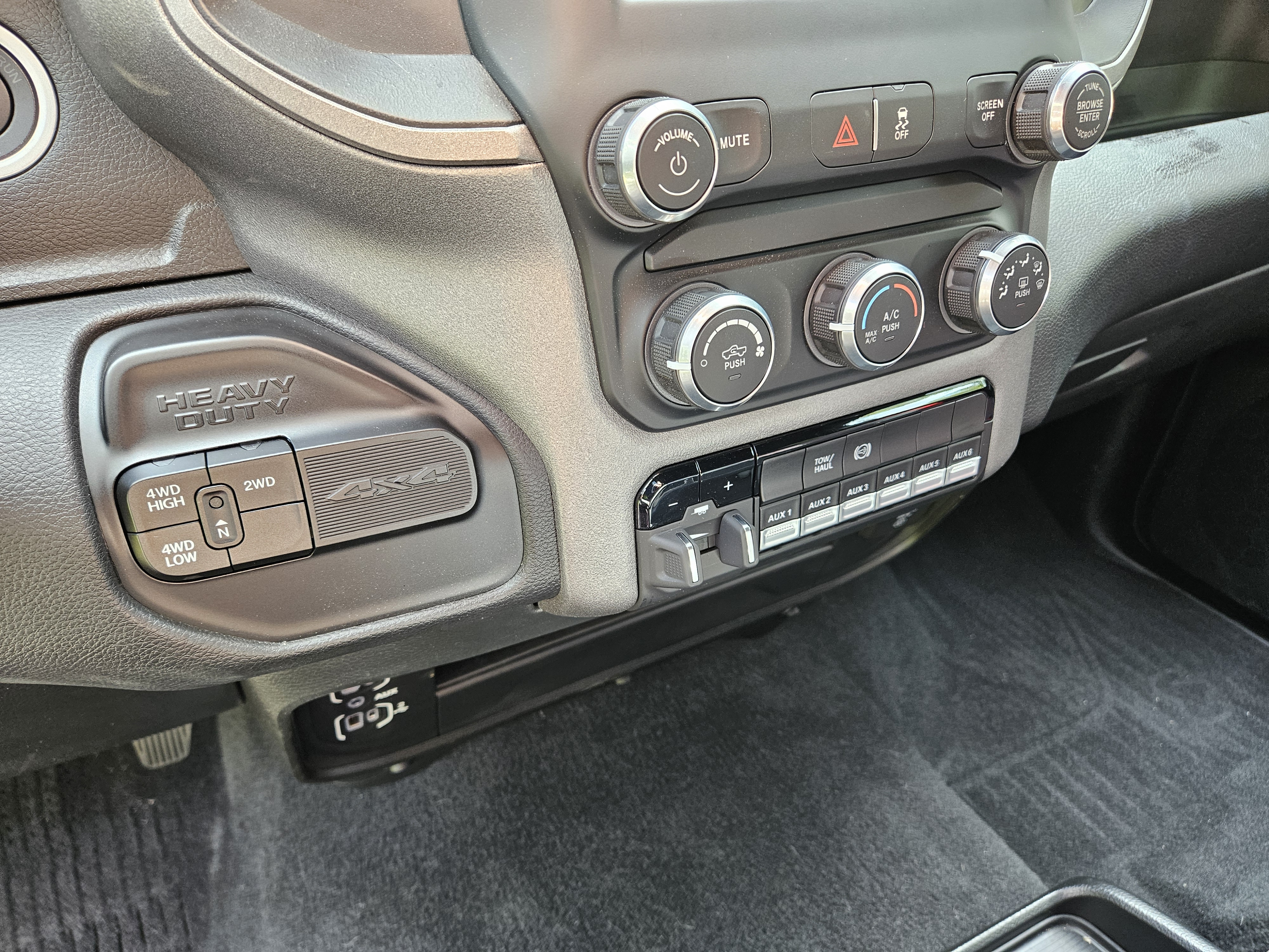 Used 2024 RAM 2500 Tradesman w/ Snow Chief Group AWD/4WD image 14
