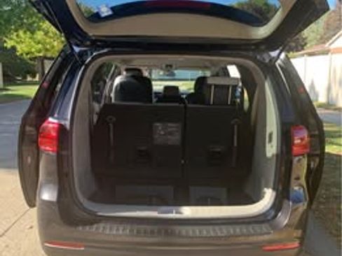 Used 2020 Kia Sedona EX image 8
