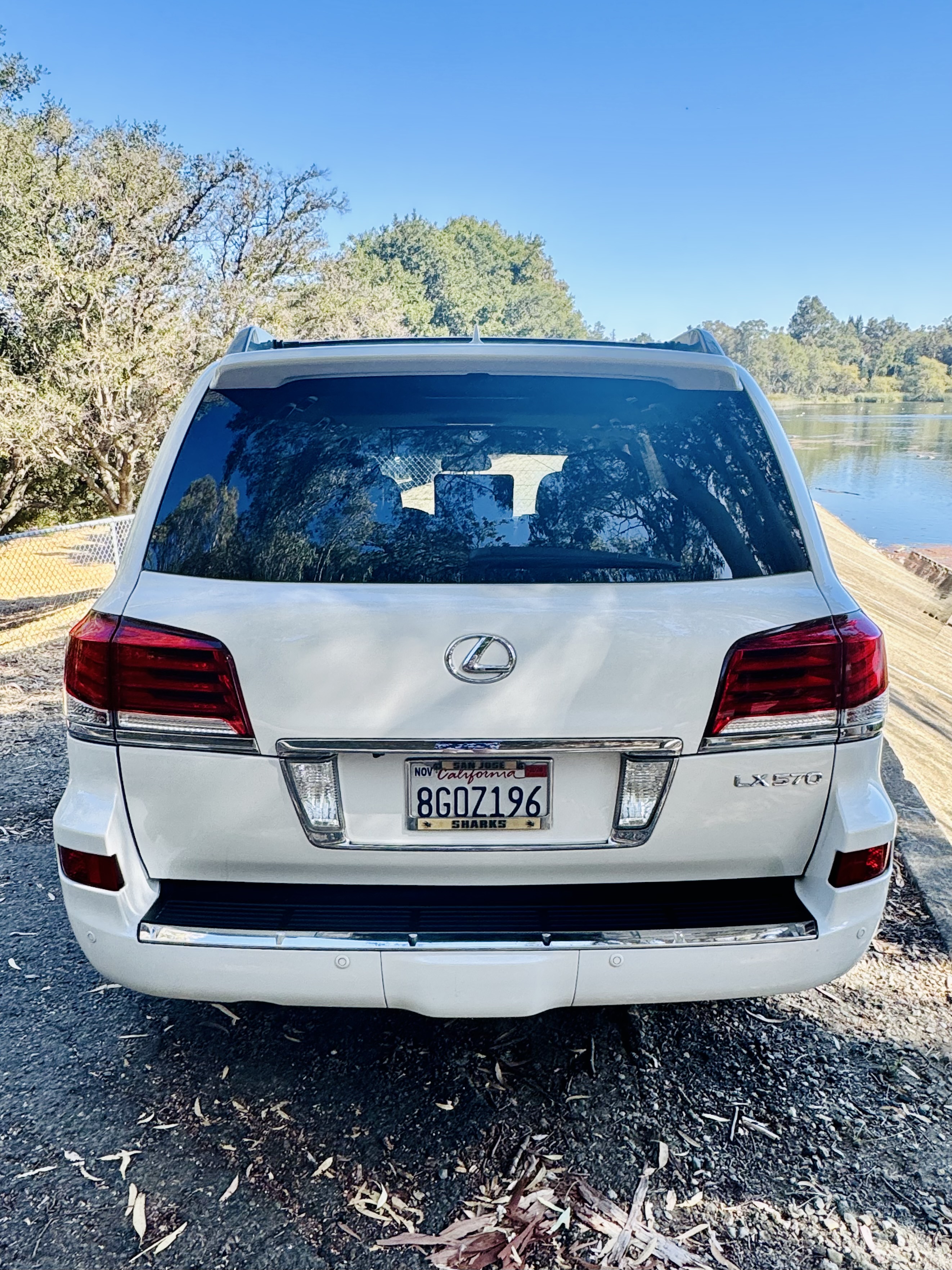 Used 2015 Lexus LX 570 4WD image 9