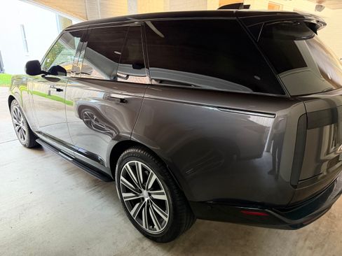 Used 2023 Land Rover Range Rover SE AWD/4WD image 4