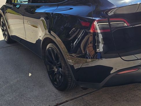 Used 2022 Tesla Model Y Long Range image 4