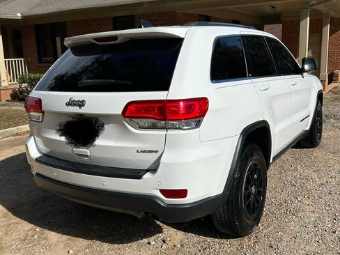 Used 2018 Jeep Grand Cherokee Laredo image 12