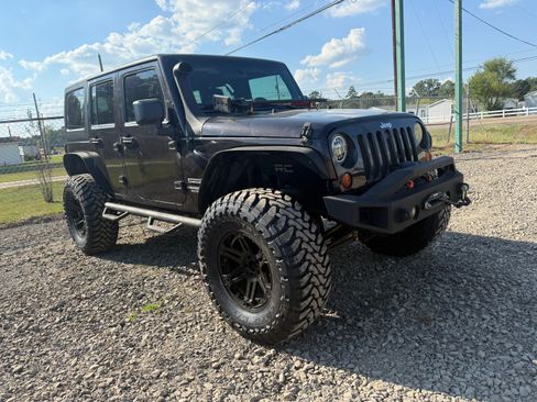 Used 2013 Jeep Wrangler Unlimited Sport w/ Connectivity Group image 1