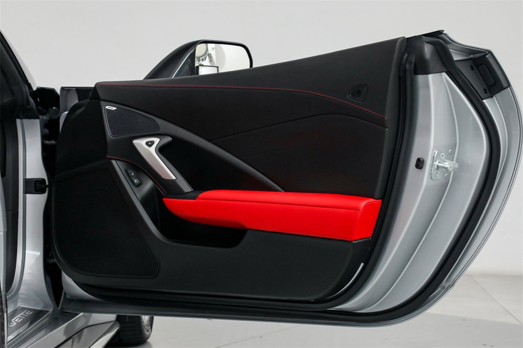Used 2019 Chevrolet Corvette Z06 RWD image 15