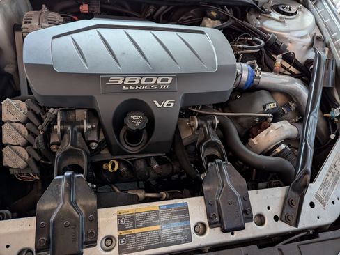 Used 2005 Pontiac Grand Prix GT w/ Comfort And Infotech Package image 29