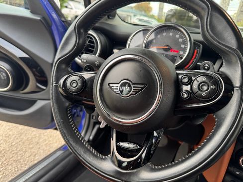 Used 2019 MINI Cooper S image 19