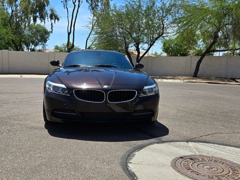Used 2015 BMW Z4 sDrive28i RWD image 2