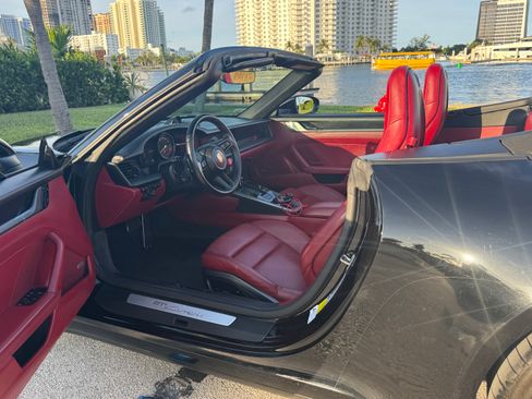 Used 2020 Porsche 911 Carrera image 10