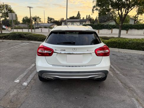 Used 2017 Mercedes-Benz GLA 250 4MATIC image 5