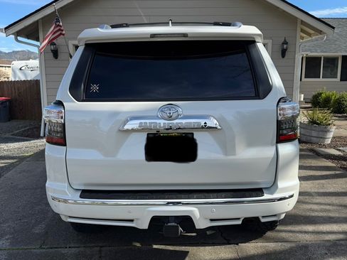 Used 2021 Toyota 4Runner Limited image 5