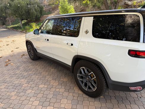 Used 2023 Rivian R1S Adventure AWD/4WD image 5