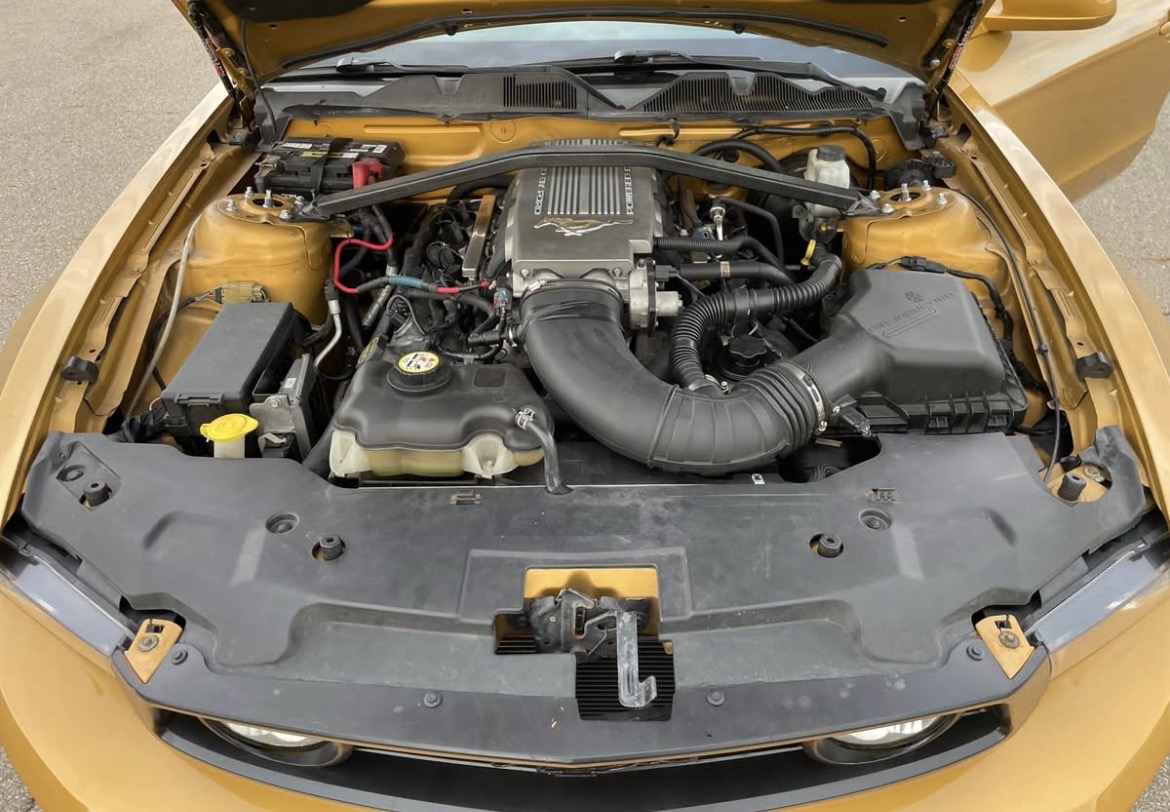 Used 2010 Ford Mustang GT RWD image 6