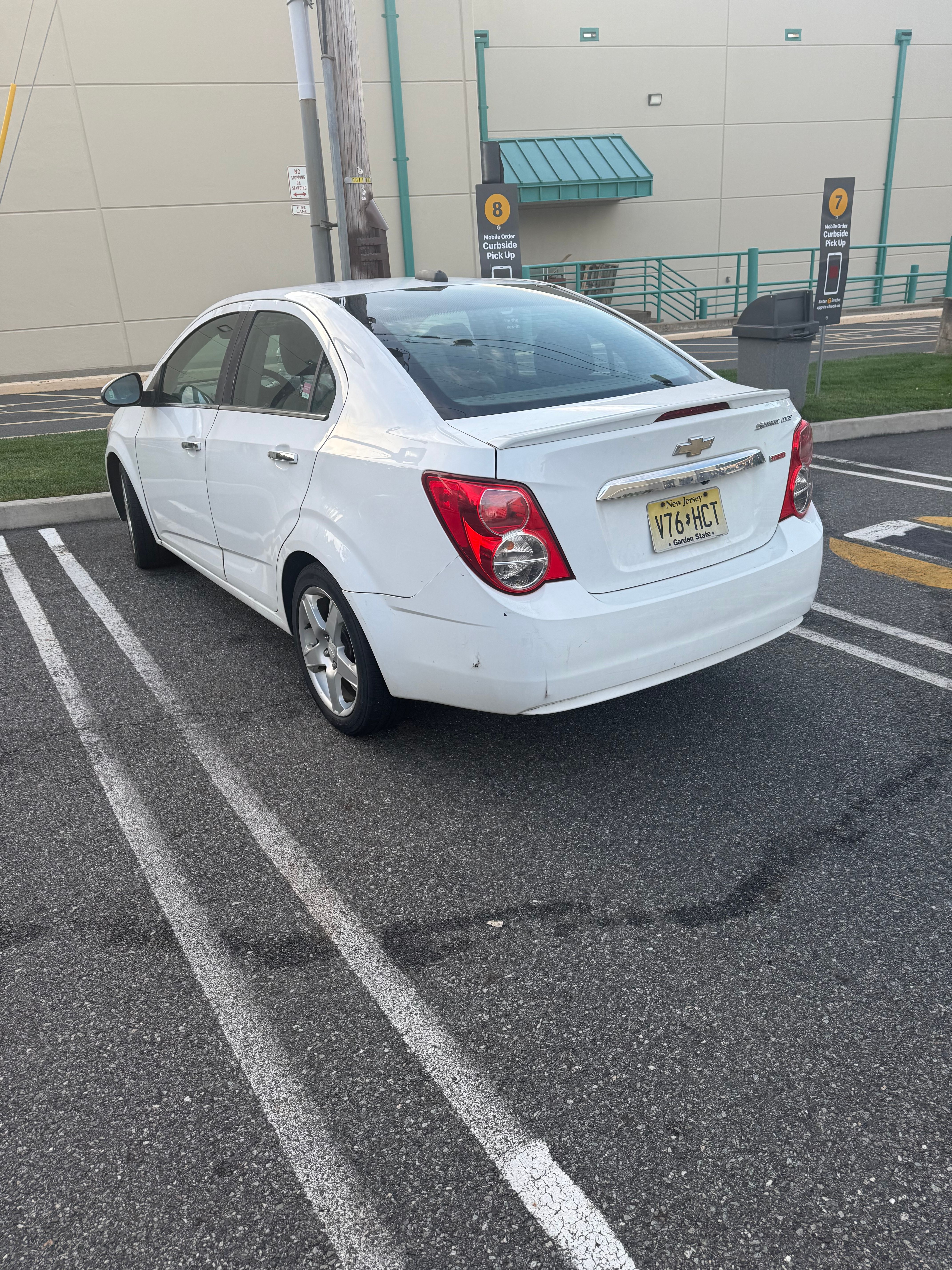 Used 2015 Chevrolet Sonic LTZ FWD image 4