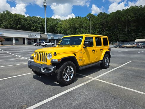 Used 2020 Jeep Wrangler Unlimited Sahara w/ Uconnect 4C Nav & Sound Group AWD/4WD image 2