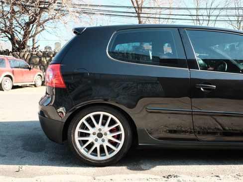 Used 2006 Volkswagen GTI 2.0T 2-Door image 11