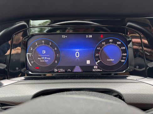Used 2022 Volkswagen GTI SE FWD image 19