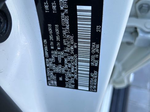 Used 2018 Toyota Land Cruiser image 10