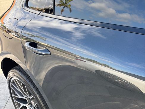 Used 2020 Porsche Macan Turbo image 21