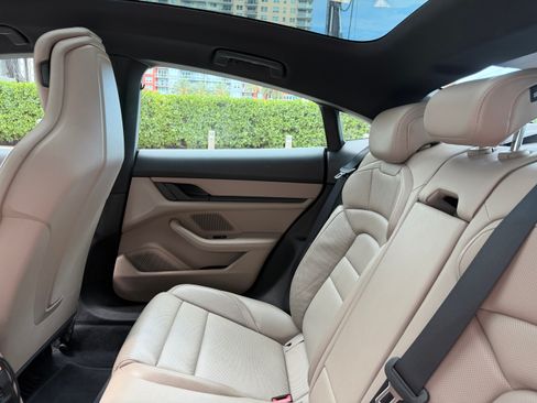 Used 2021 Porsche Taycan RWD image 4